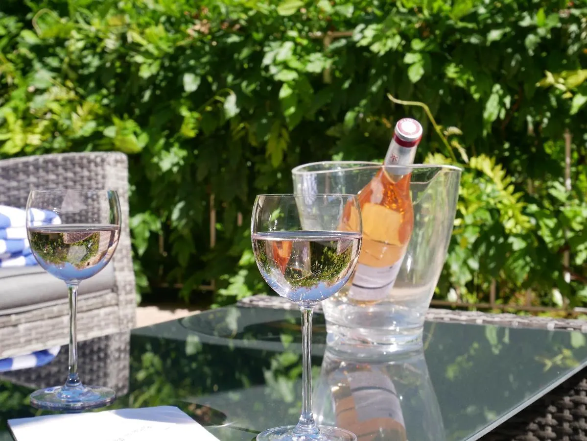 Logis Hotel La Bastide Des Monges Nyons