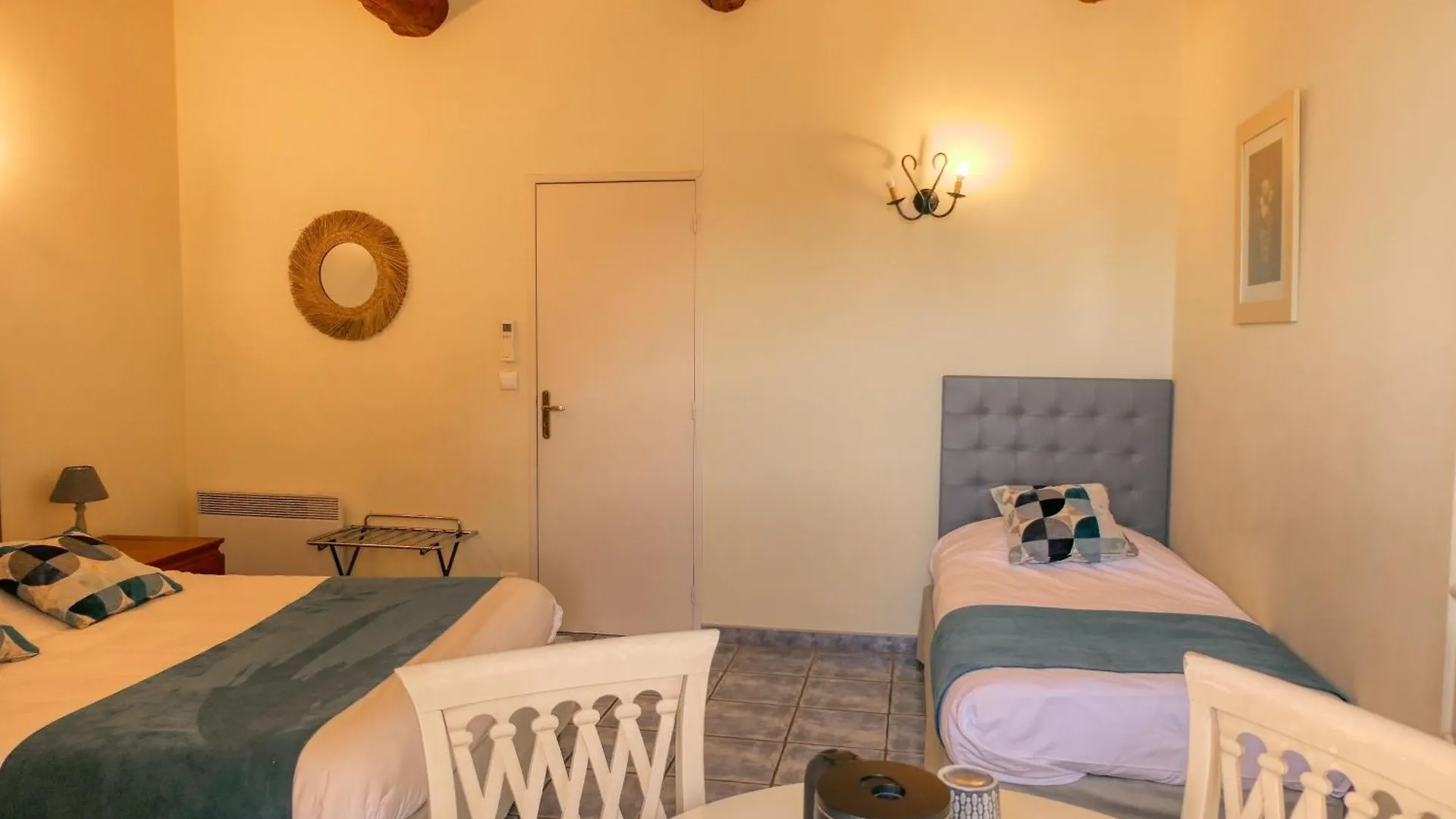 Logis Hotel La Bastide Des Monges Nyons