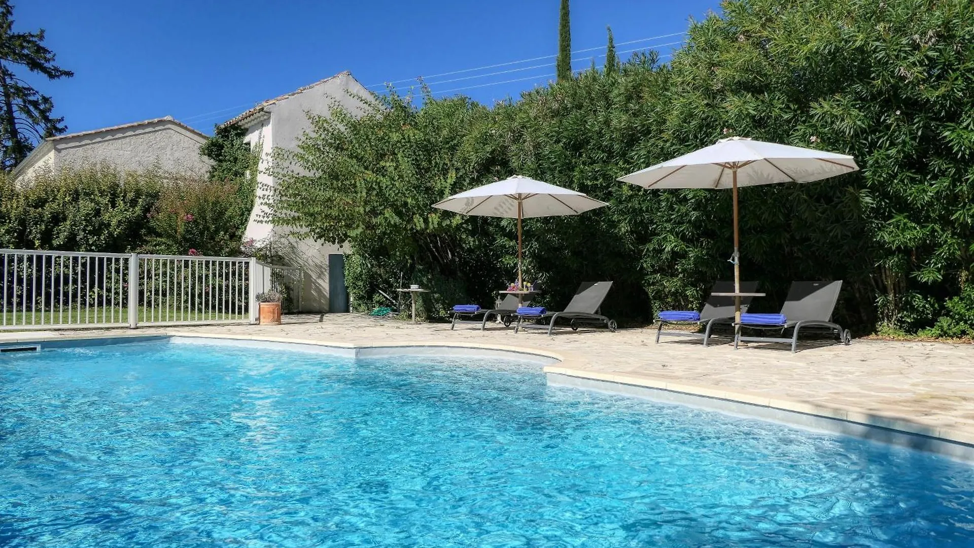 Logis Hotel La Bastide Des Monges Nyons 3*,  Francia