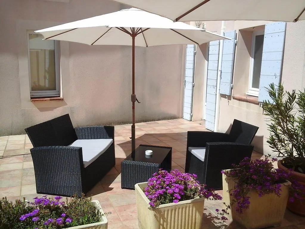 Logis Hotel La Bastide Des Monges Nyons
