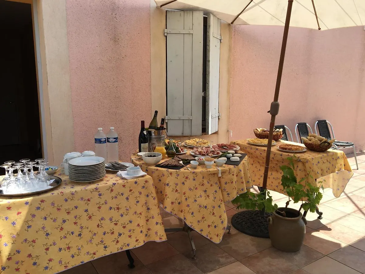 ***  Logis Hotel La Bastide Des Monges Nyons Francia