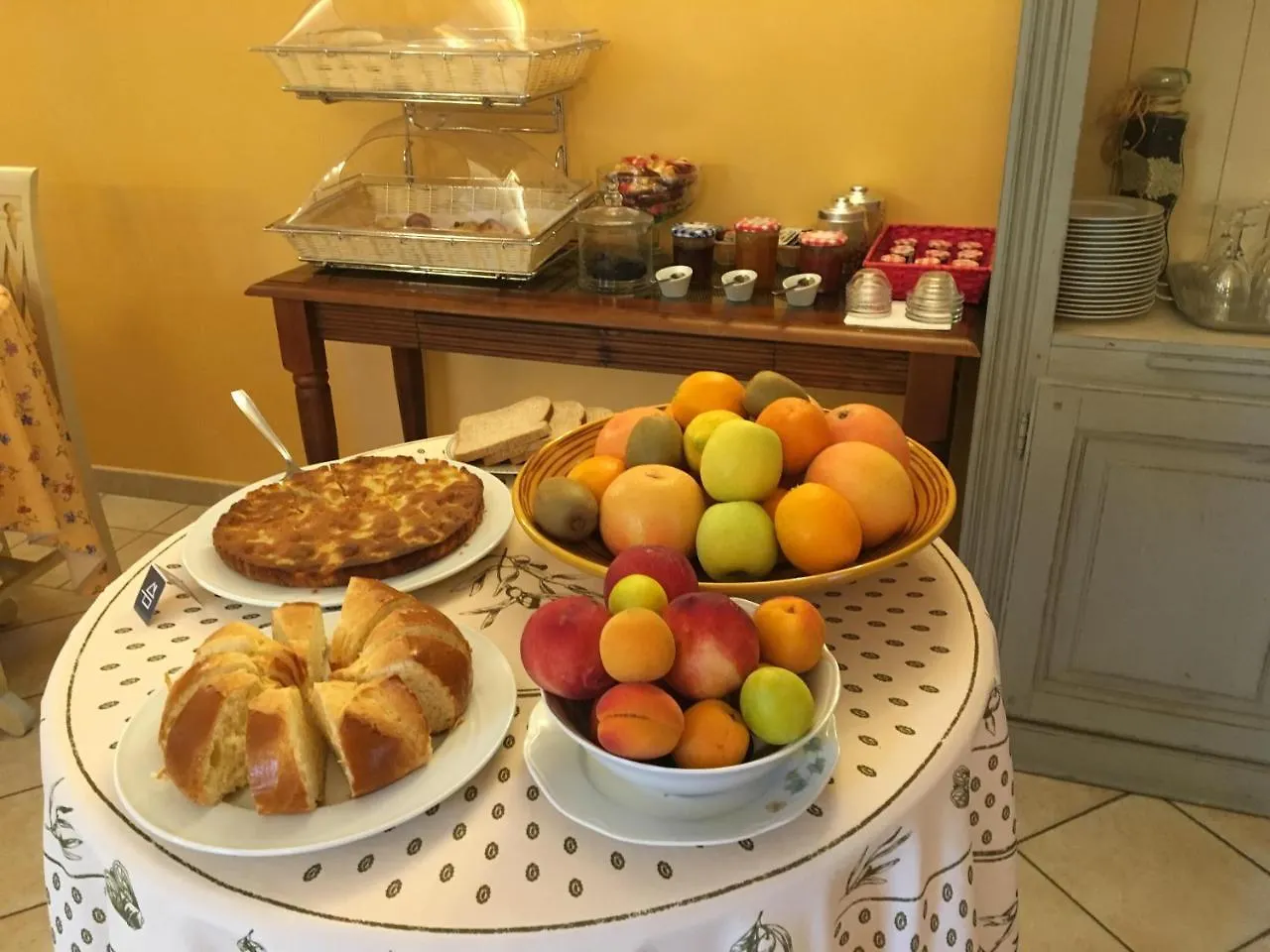 Logis Hotel La Bastide Des Monges Nyons 3*,